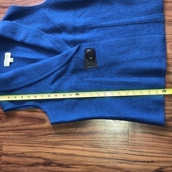 Norm Thompson best size Medium. Used - Picture 7 of 8
